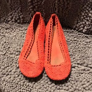 Salmon flats size 11